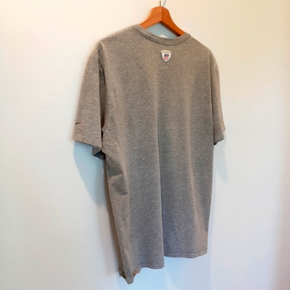 New England Patriots Football Gray Nike Logo T-Shirt - Picture 5 of 9